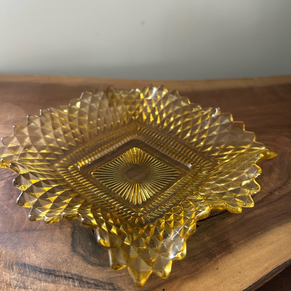 Vintage Yellow Indiana Glass Diamond Point Trinket/Candy/Ashtray 7" x 7"